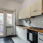 Lovely Collatina Apartment By Rentbeat